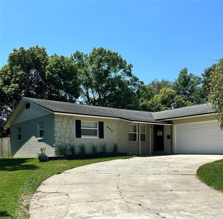 Active With Contract: $385,000 (4 beds, 2 baths, 1359 Square Feet)