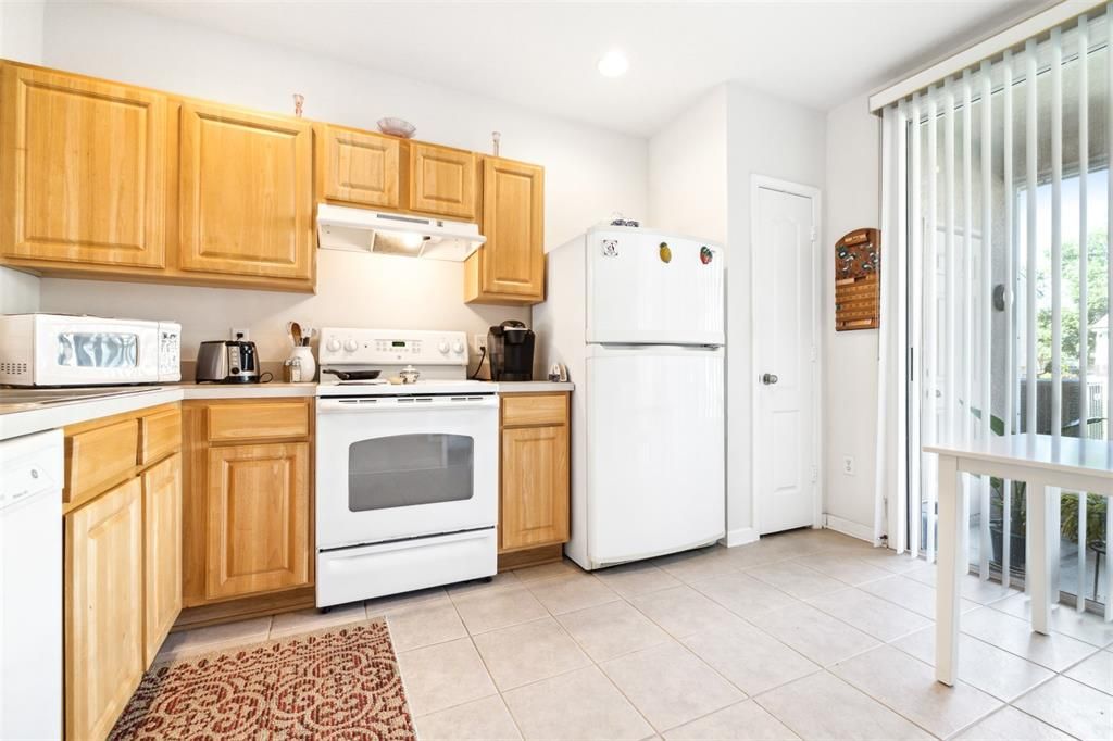 Active With Contract: $239,900 (2 beds, 2 baths, 1110 Square Feet)
