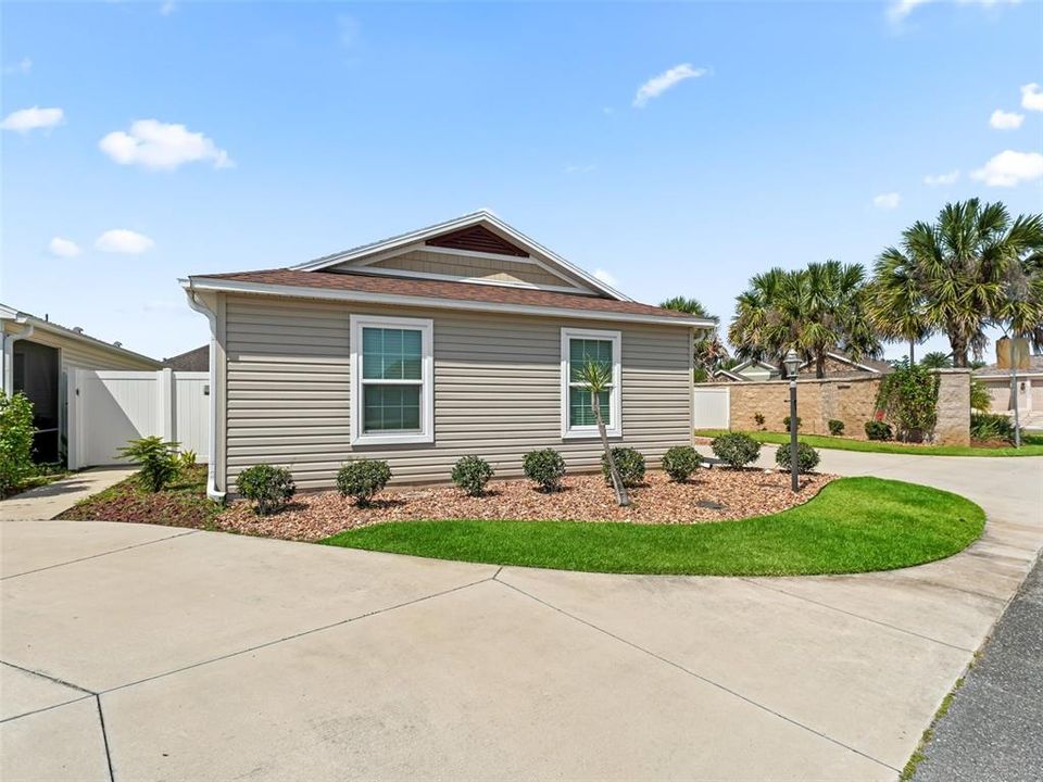 Recently Sold: $440,000 (3 beds, 2 baths, 1531 Square Feet)