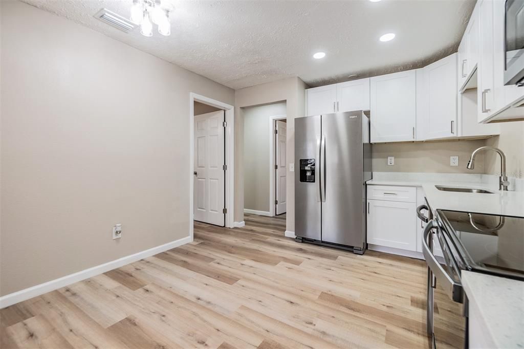 Recently Rented: $1,550 (2 beds, 1 baths, 850 Square Feet)