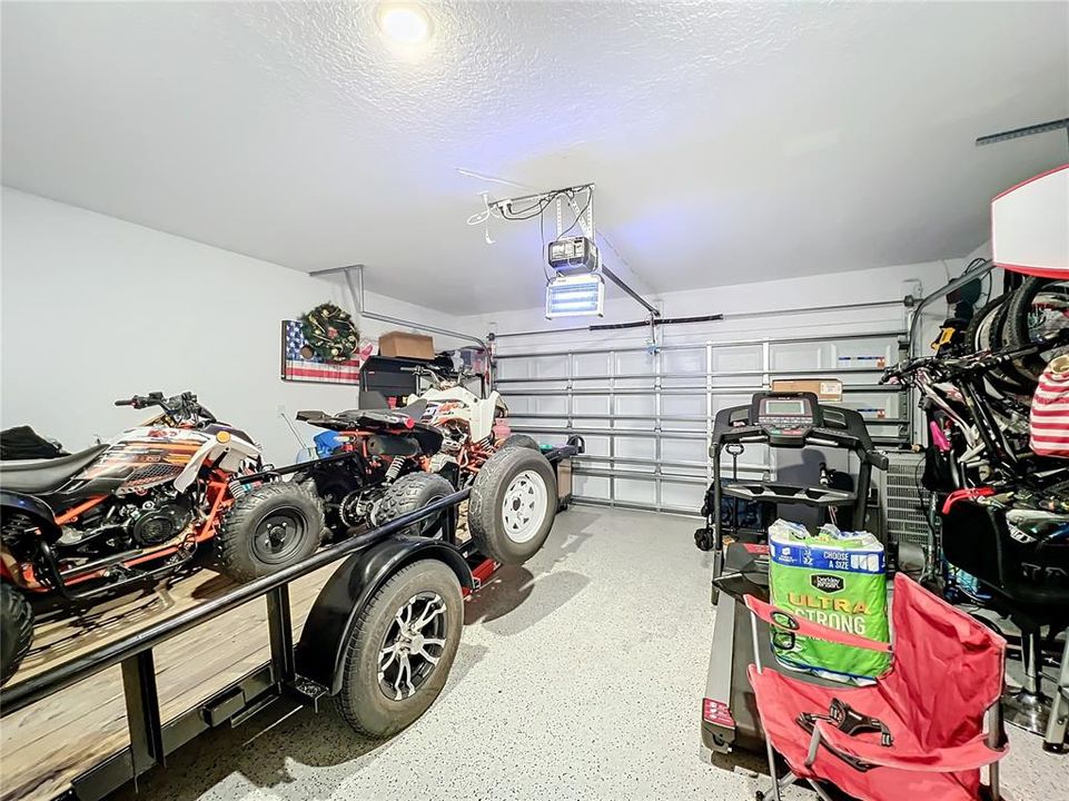 Oversized 2 car garage