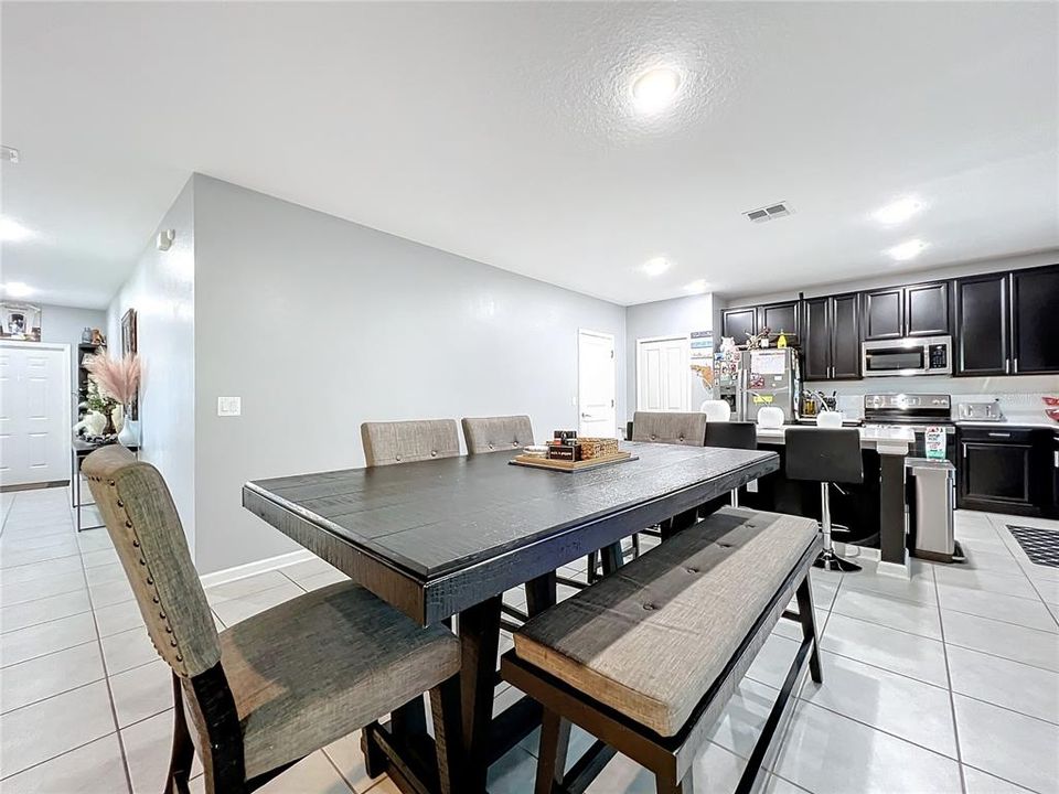 For Sale: $400,000 (4 beds, 2 baths, 2653 Square Feet)