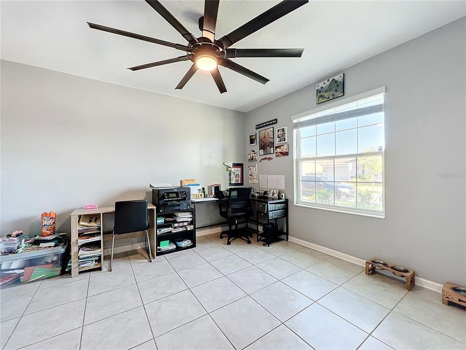 For Sale: $400,000 (4 beds, 2 baths, 2653 Square Feet)