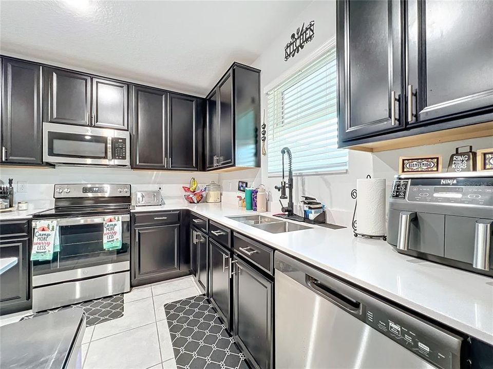 For Sale: $400,000 (4 beds, 2 baths, 2653 Square Feet)