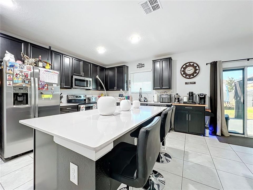 For Sale: $400,000 (4 beds, 2 baths, 2653 Square Feet)