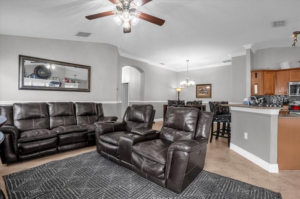 Active With Contract: $365,000 (4 beds, 2 baths, 1746 Square Feet)