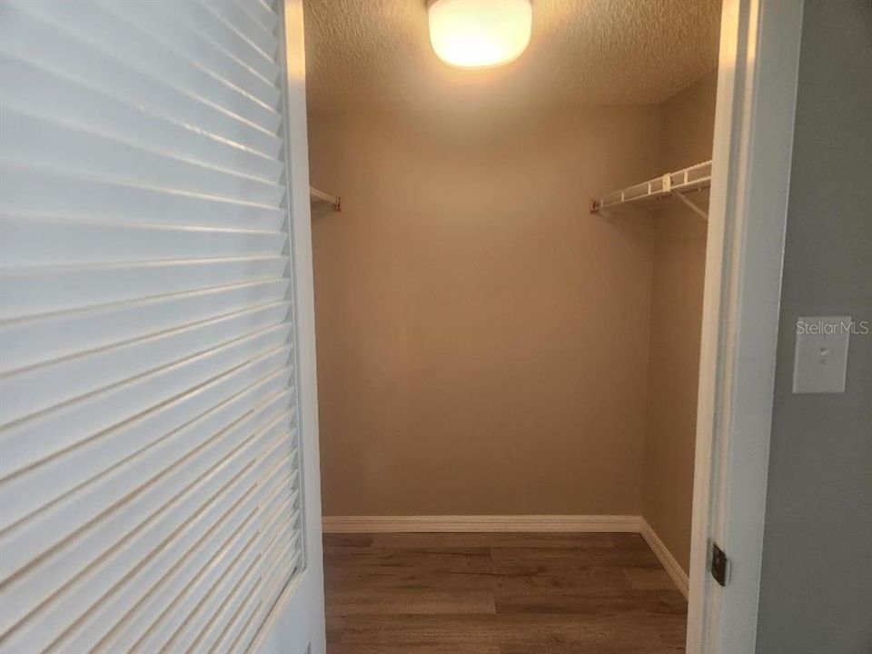 For Sale: $234,000 (2 beds, 2 baths, 955 Square Feet)