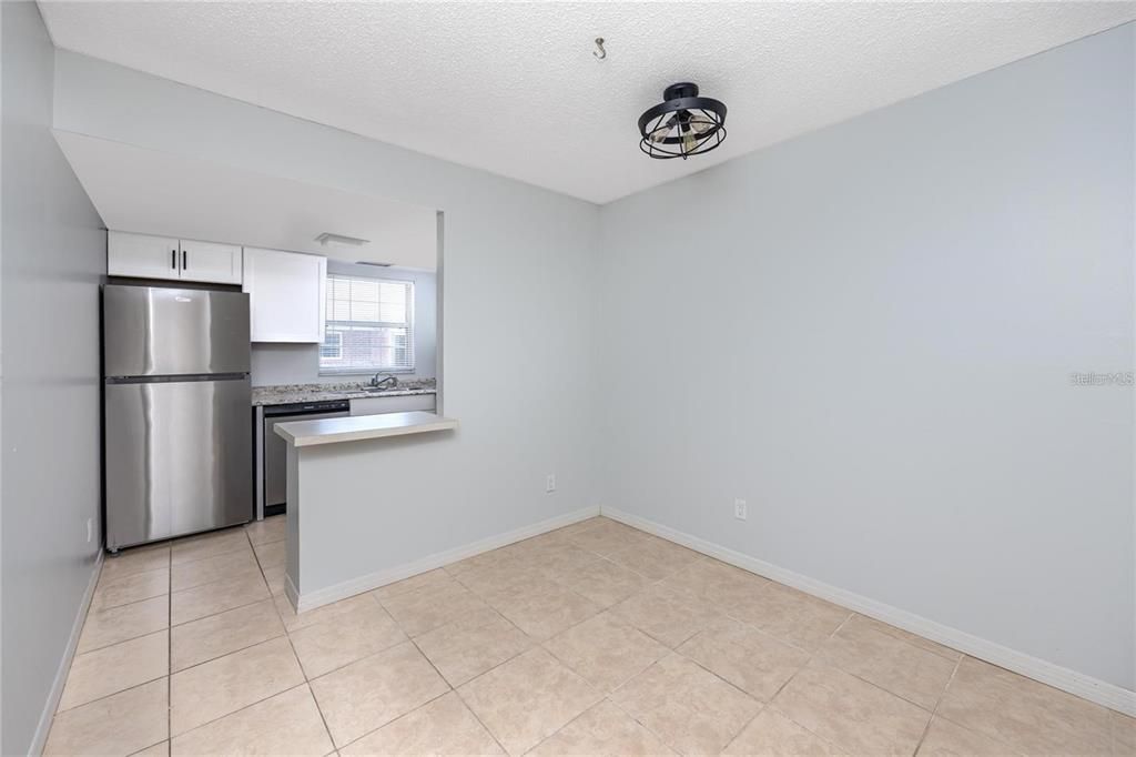 For Sale: $114,900 (1 beds, 1 baths, 680 Square Feet)