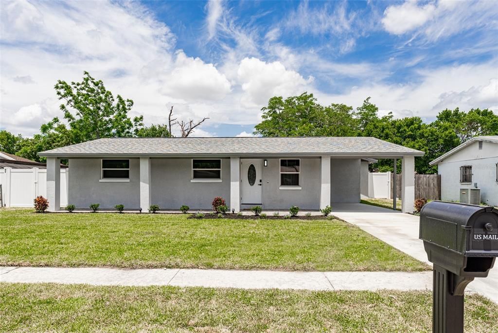 Active With Contract: $399,999 (4 beds, 2 baths, 1924 Square Feet)