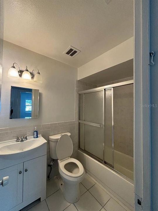 待售: $290,000 (3 贝兹, 1 浴室, 1296 平方英尺)