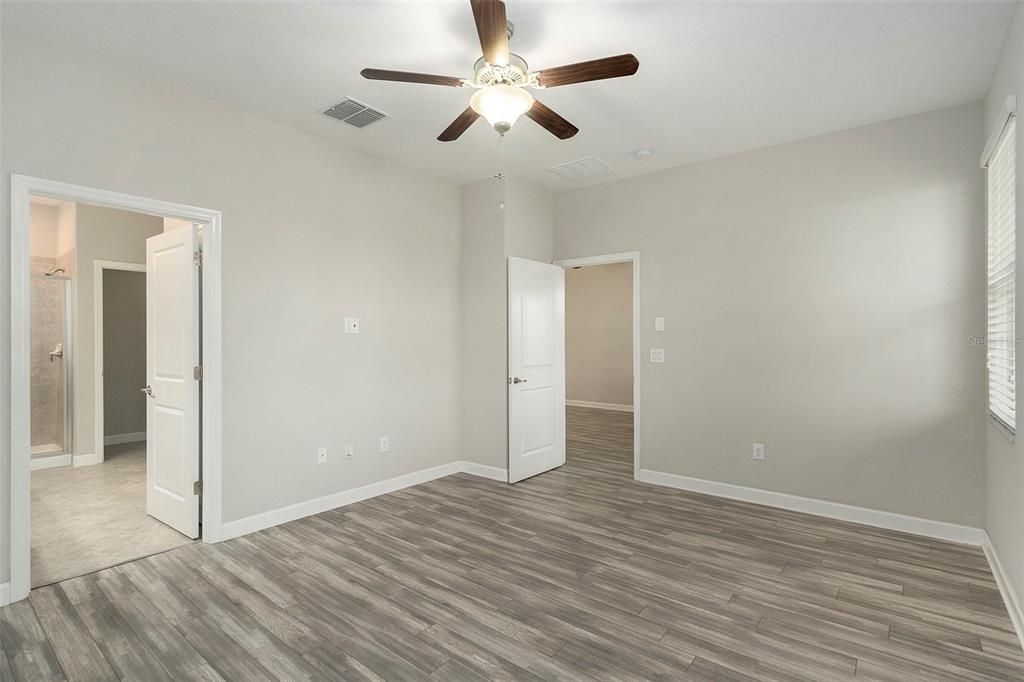 For Sale: $349,900 (3 beds, 2 baths, 1602 Square Feet)