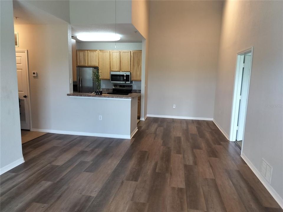 For Sale: $235,000 (2 beds, 2 baths, 1045 Square Feet)