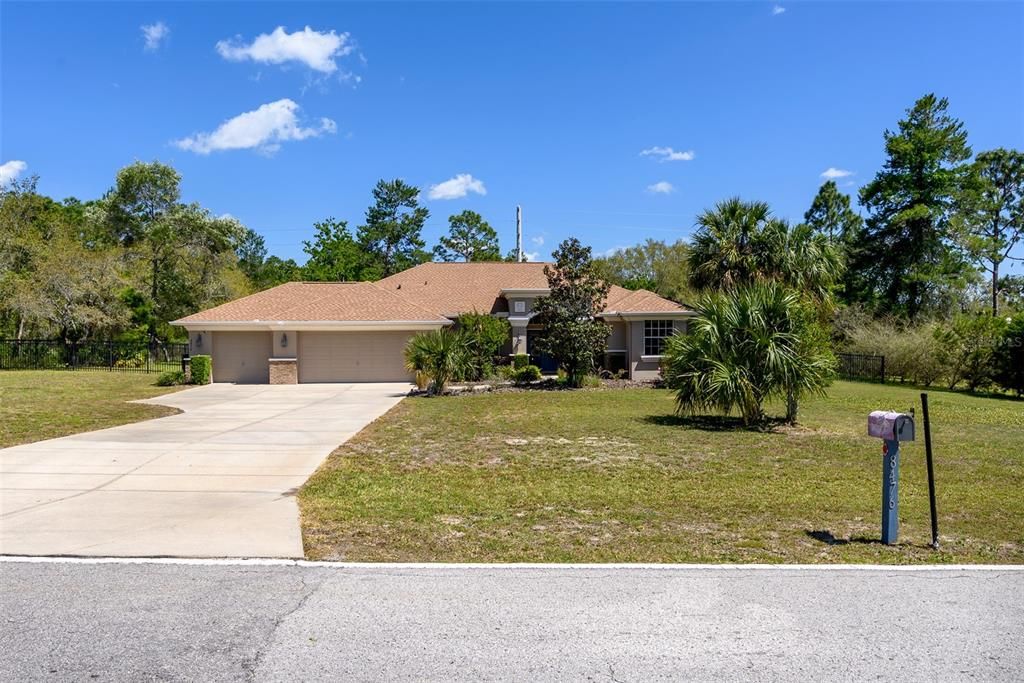 For Sale: $599,000 (4 beds, 2 baths, 2535 Square Feet)