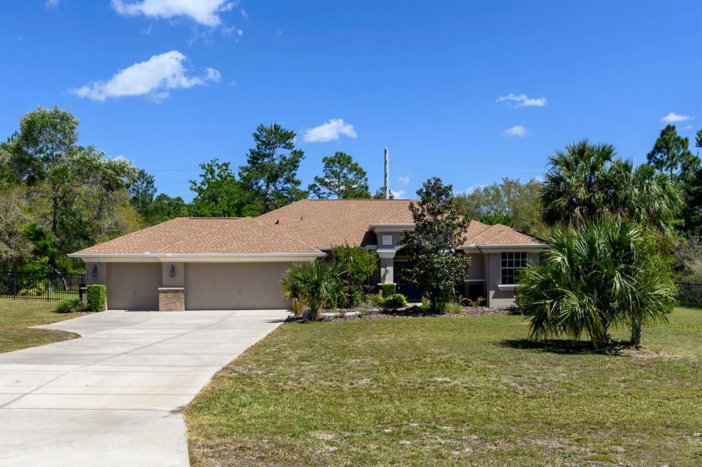 For Sale: $599,000 (4 beds, 2 baths, 2535 Square Feet)