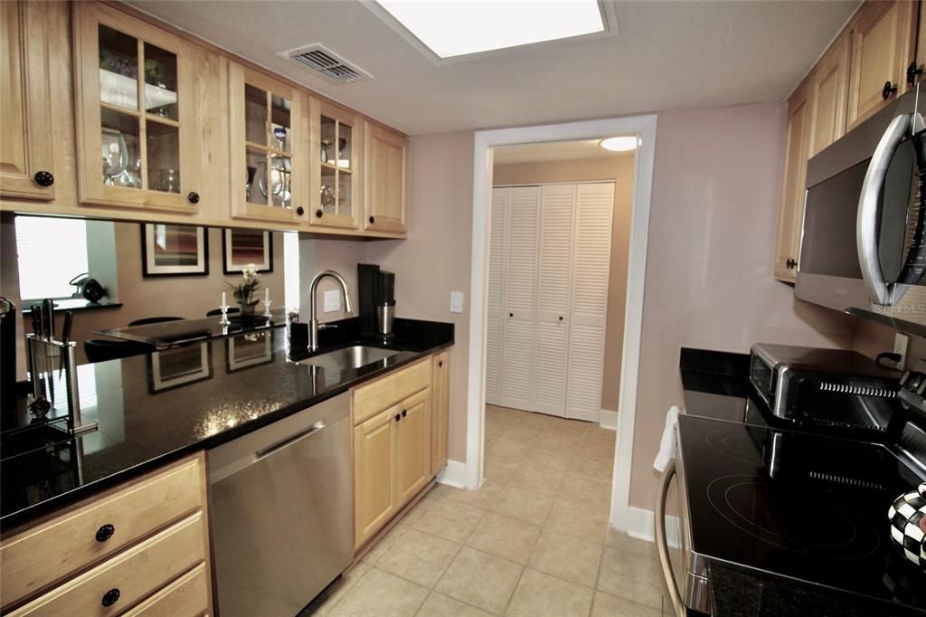 For Sale: $359,900 (2 beds, 2 baths, 1460 Square Feet)