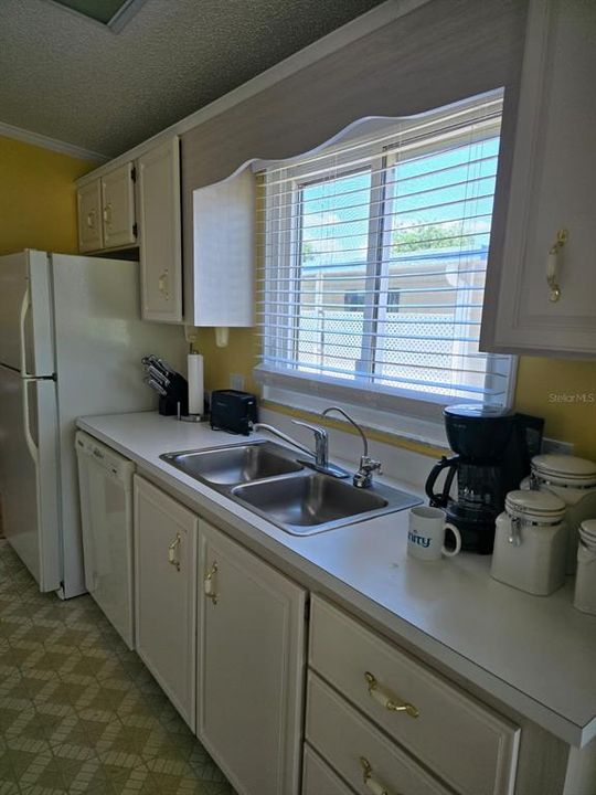 For Rent: $1,800 (2 beds, 2 baths, 1430 Square Feet)