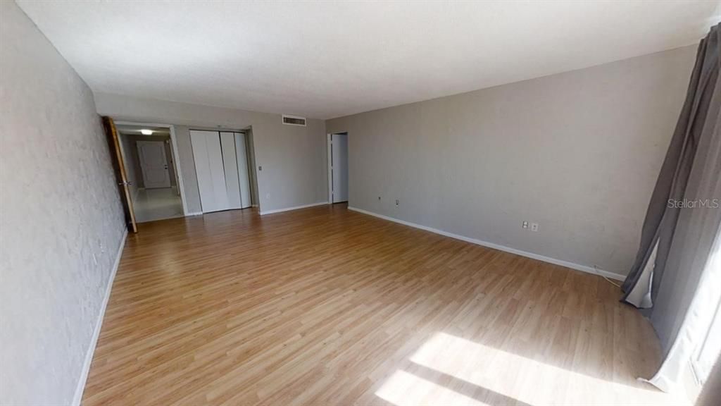 For Rent: $1,500 (1 beds, 1 baths, 1048 Square Feet)