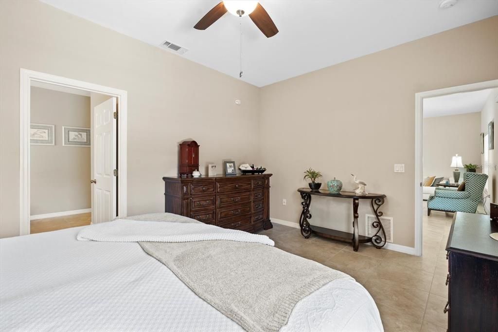 For Sale: $349,900 (3 beds, 2 baths, 1852 Square Feet)