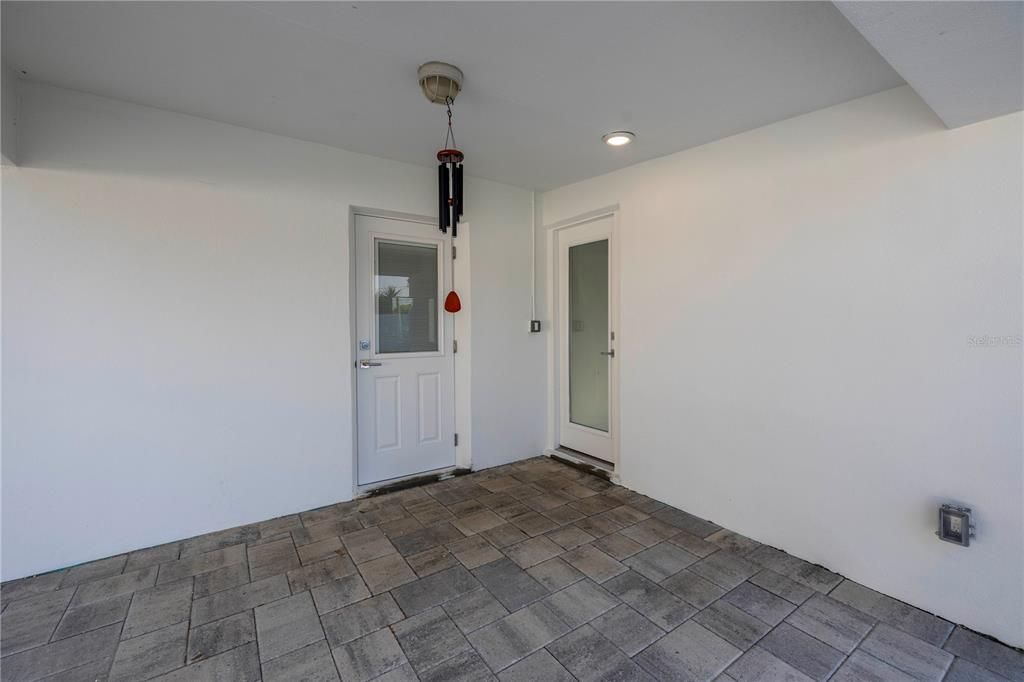 Active With Contract: $1,075,000 (3 beds, 2 baths, 1588 Square Feet)