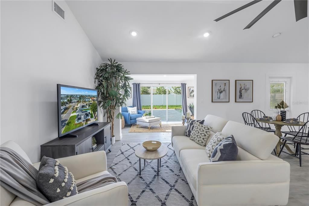 Active With Contract: $1,075,000 (3 beds, 2 baths, 1588 Square Feet)