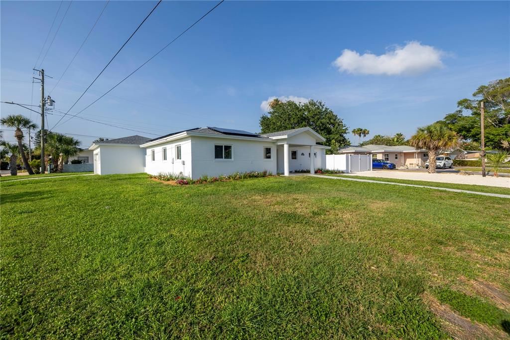 Active With Contract: $1,075,000 (3 beds, 2 baths, 1588 Square Feet)