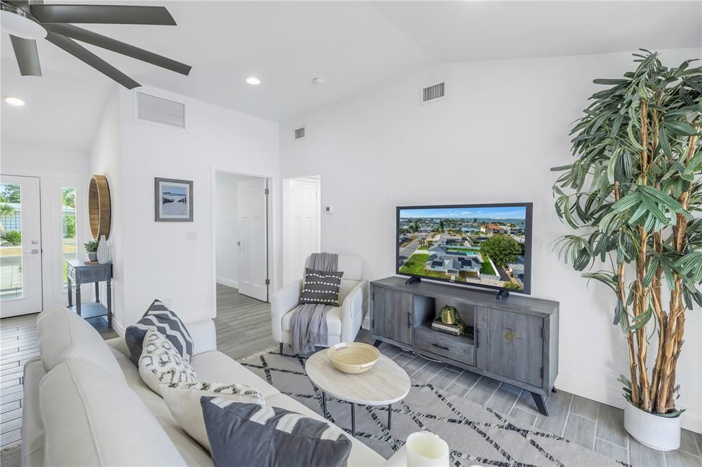 Active With Contract: $1,075,000 (3 beds, 2 baths, 1588 Square Feet)