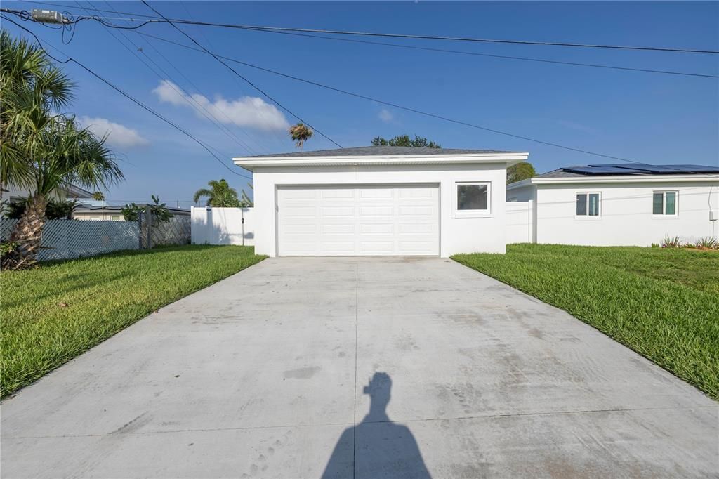 Active With Contract: $1,075,000 (3 beds, 2 baths, 1588 Square Feet)