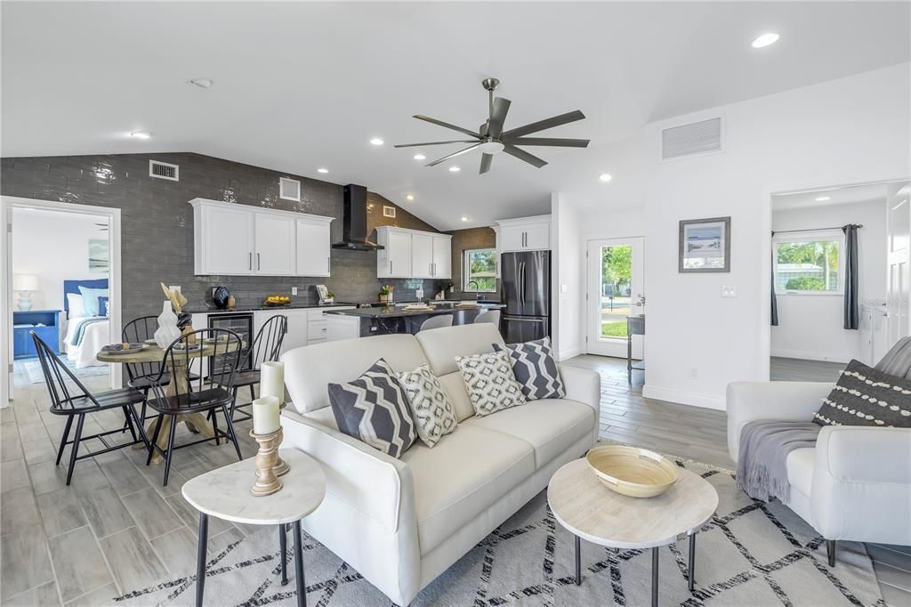 Active With Contract: $1,075,000 (3 beds, 2 baths, 1588 Square Feet)