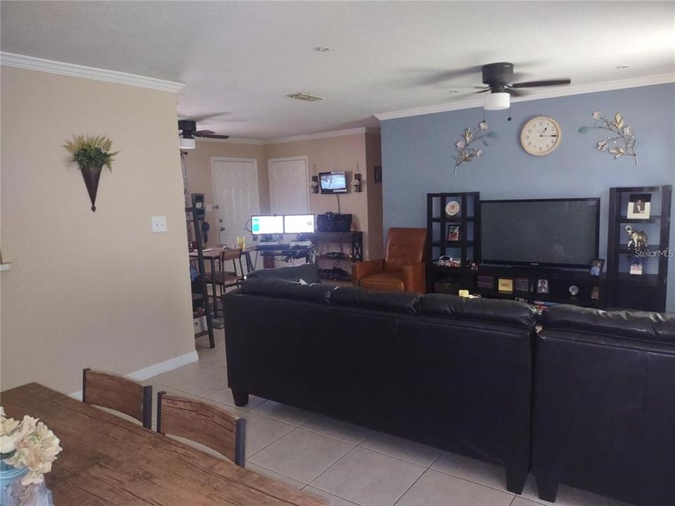 For Sale: $285,000 (4 beds, 1 baths, 1248 Square Feet)