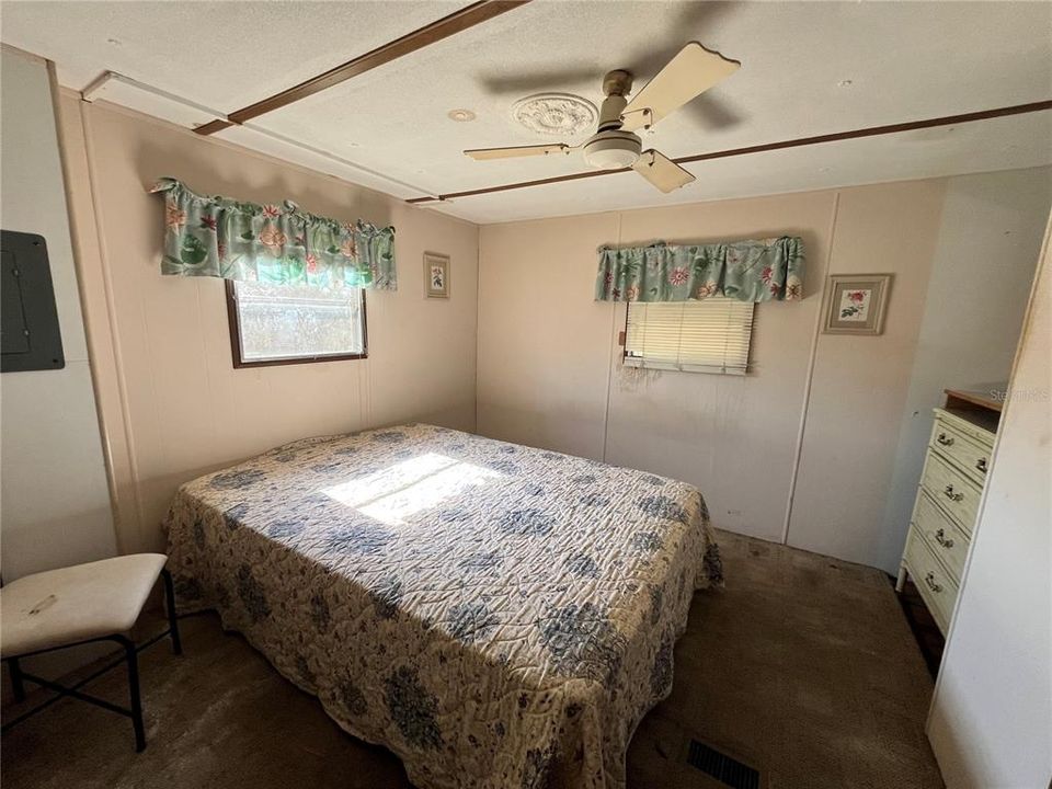 For Sale: $79,000 (2 beds, 1 baths, 672 Square Feet)