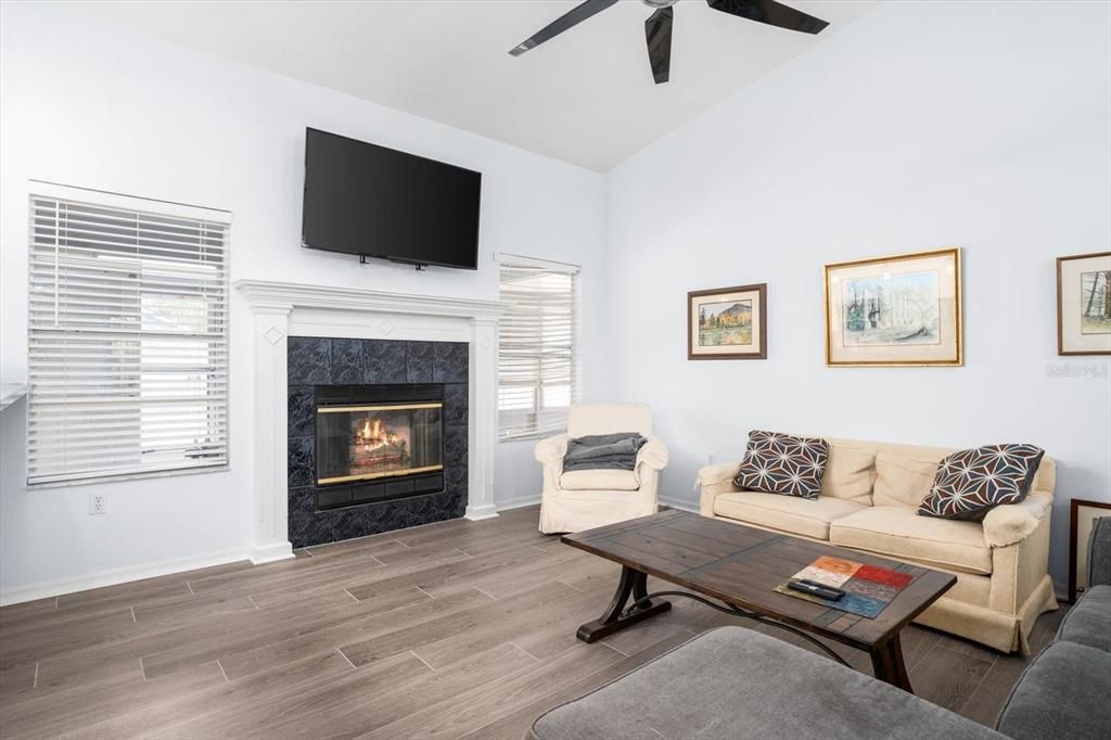 For Sale: $389,000 (3 beds, 2 baths, 1691 Square Feet)