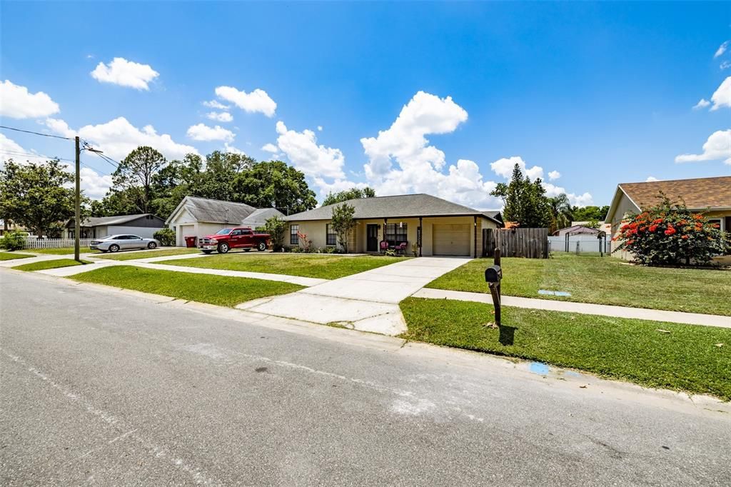 Active With Contract: $330,000 (3 beds, 2 baths, 1645 Square Feet)