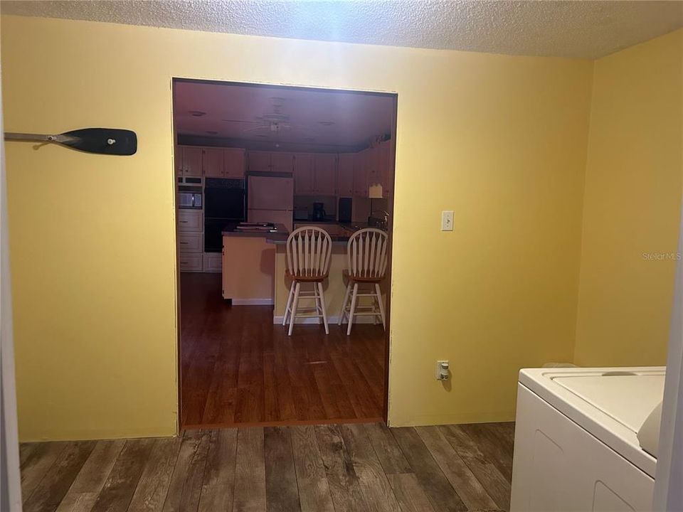 Active With Contract: $150,000 (1 beds, 1 baths, 1008 Square Feet)