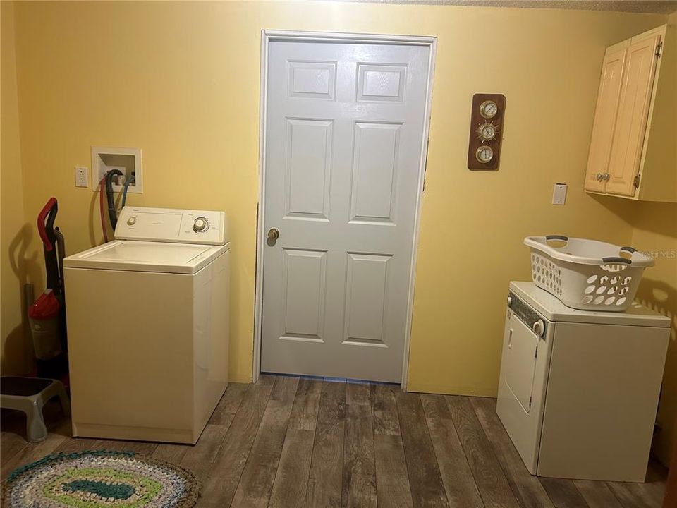 Active With Contract: $150,000 (1 beds, 1 baths, 1008 Square Feet)