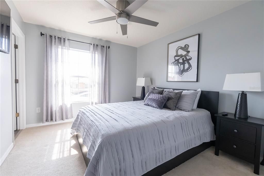 Recently Sold: $331,000 (3 beds, 2 baths, 1295 Square Feet)