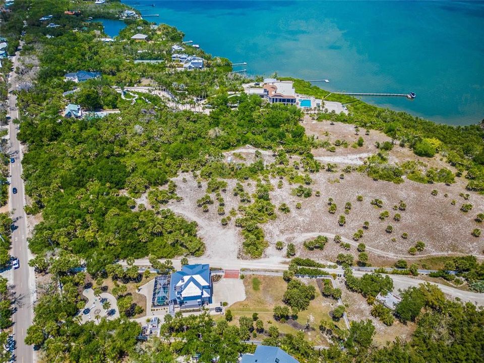 En Venta: $2,745,000 (5.77 acres)