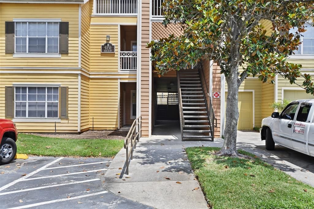 Active With Contract: $169,900 (1 beds, 1 baths, 619 Square Feet)