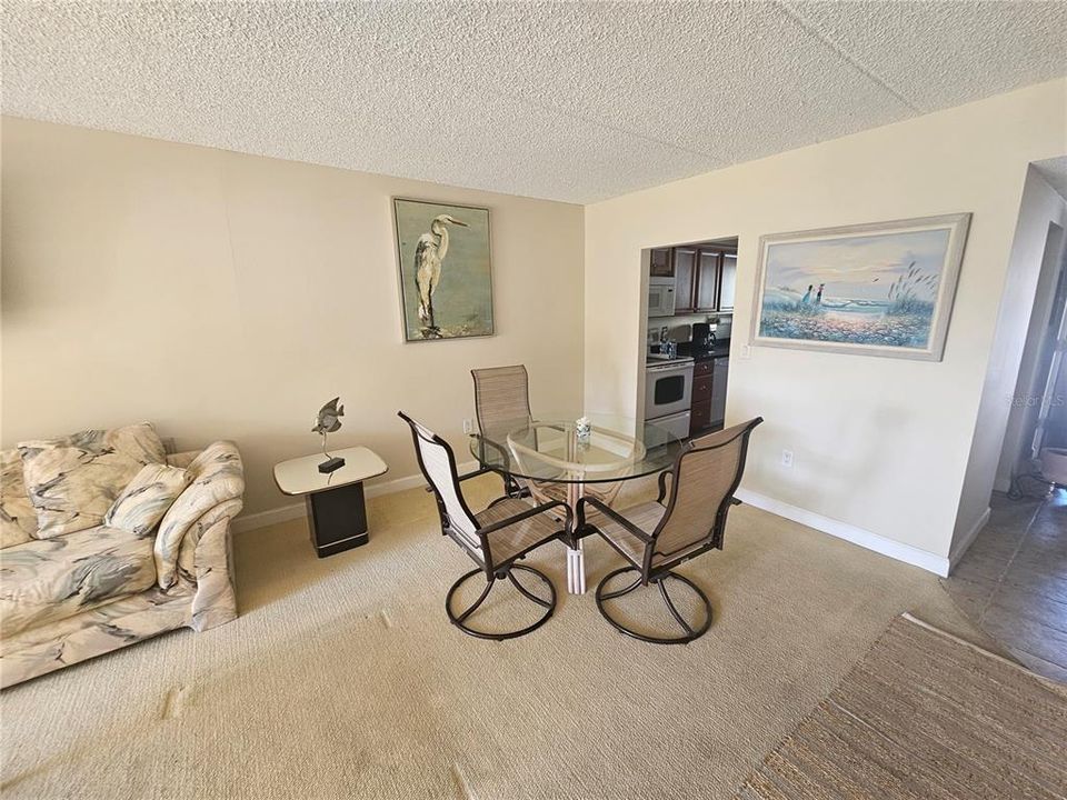 For Sale: $575,900 (2 beds, 1 baths, 897 Square Feet)