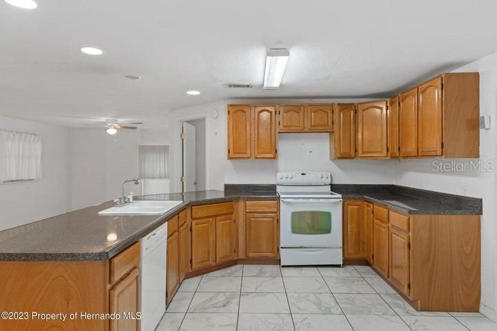 For Rent: $1,500 (3 beds, 2 baths, 1288 Square Feet)