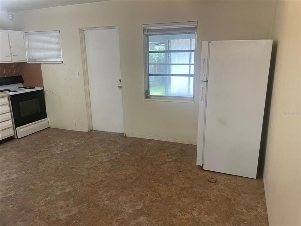 For Rent: $1,450 (2 beds, 1 baths, 786 Square Feet)