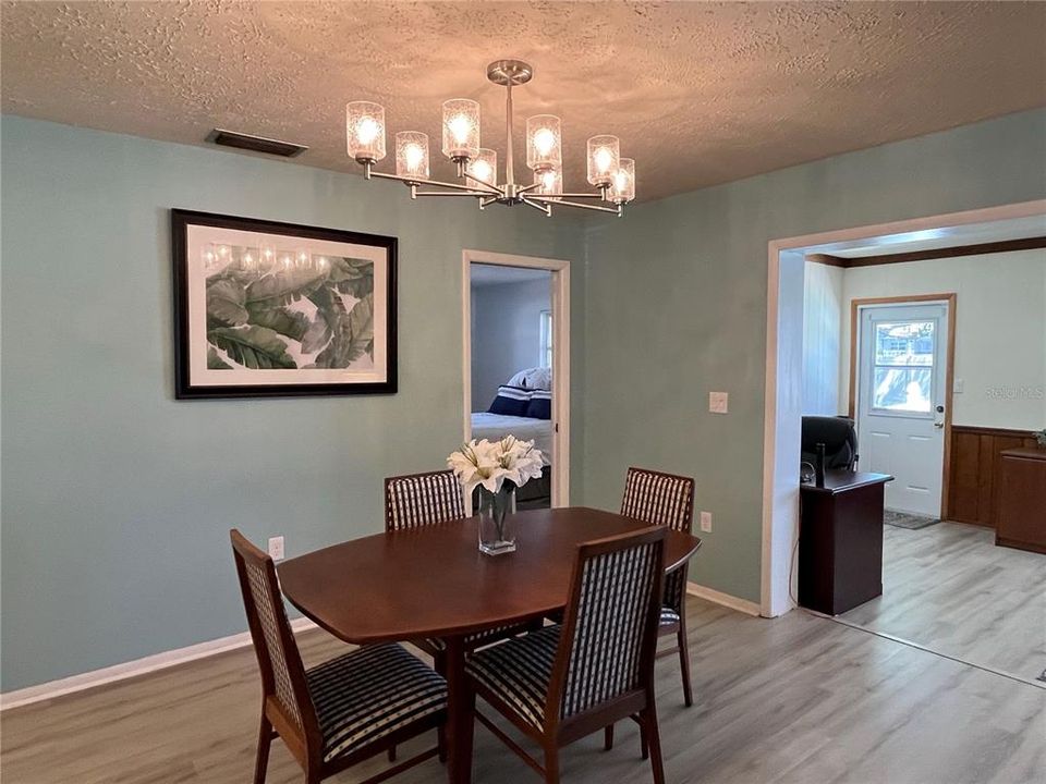 For Sale: $539,900 (3 beds, 2 baths, 1887 Square Feet)