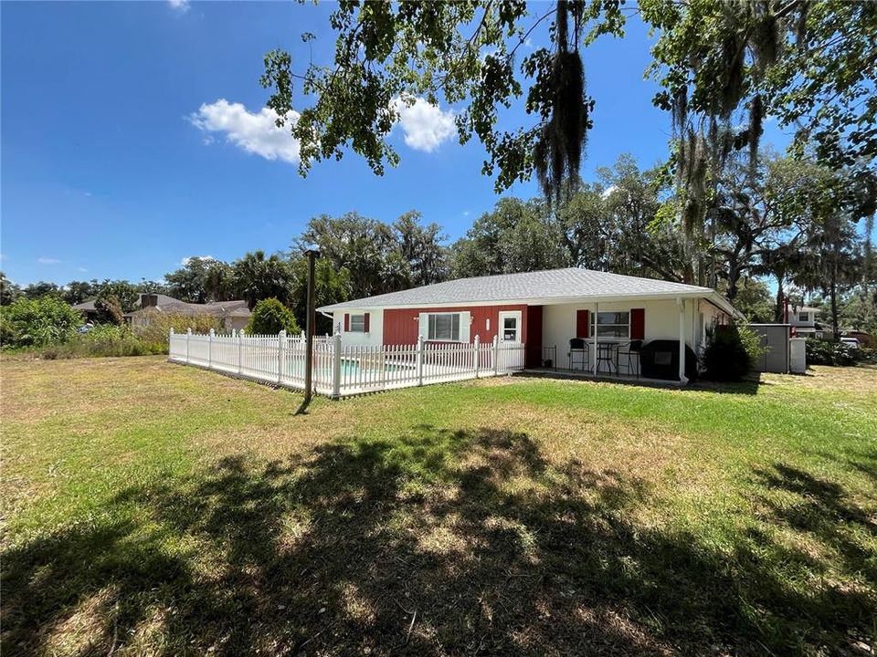 For Sale: $539,900 (3 beds, 2 baths, 1887 Square Feet)