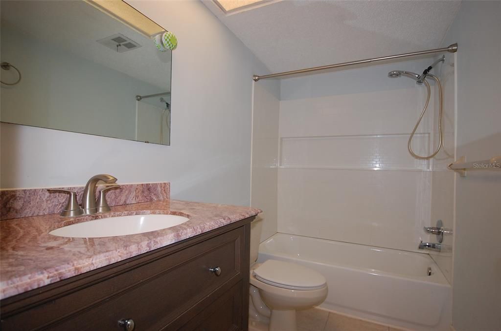 Active With Contract: $1,750 (2 beds, 1 baths, 747 Square Feet)