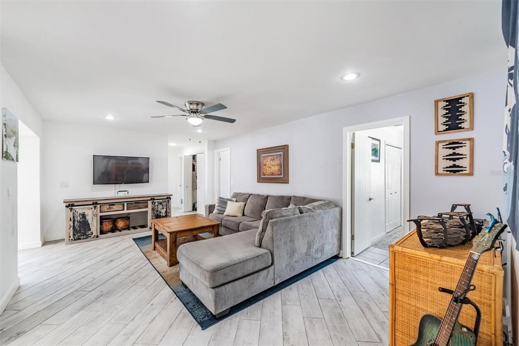 Active With Contract: $815,000 (5 beds, 3 baths, 2343 Square Feet)