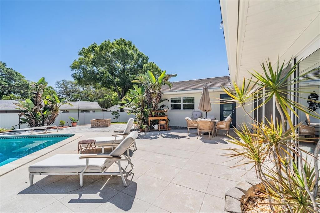 Active With Contract: $815,000 (5 beds, 3 baths, 2343 Square Feet)