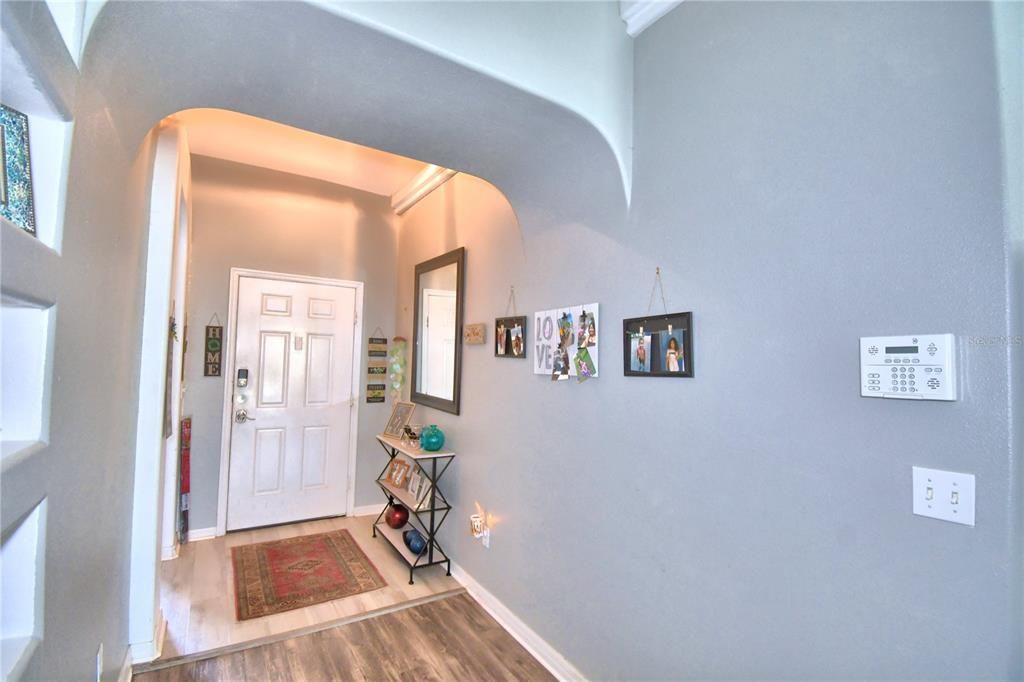 For Sale: $365,000 (3 beds, 2 baths, 1401 Square Feet)