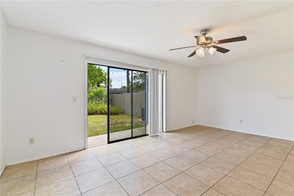 Active With Contract: $275,000 (3 beds, 2 baths, 1238 Square Feet)