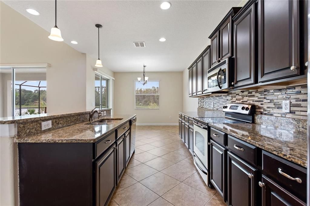 Active With Contract: $634,500 (5 beds, 4 baths, 3264 Square Feet)