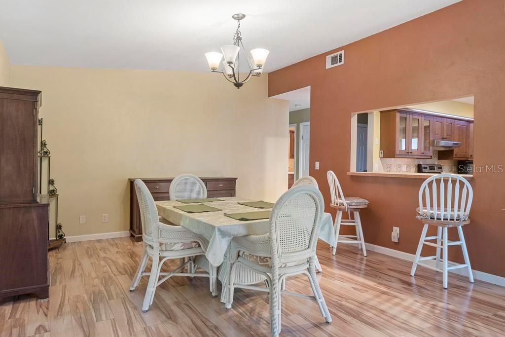 Recently Sold: $339,000 (3 beds, 2 baths, 1730 Square Feet)