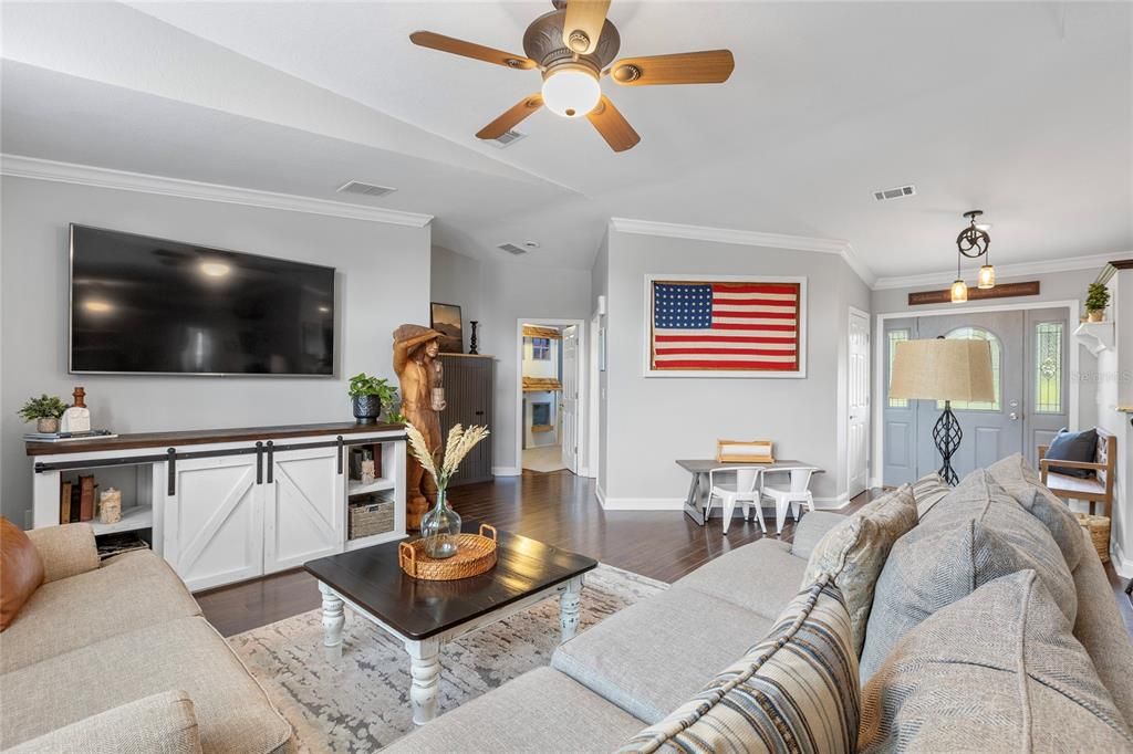 Recently Sold: $550,000 (3 beds, 2 baths, 1789 Square Feet)